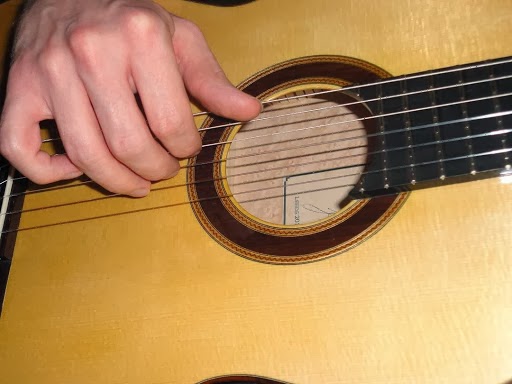Classical guitar picking technique